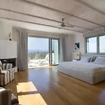 Elena Villa *